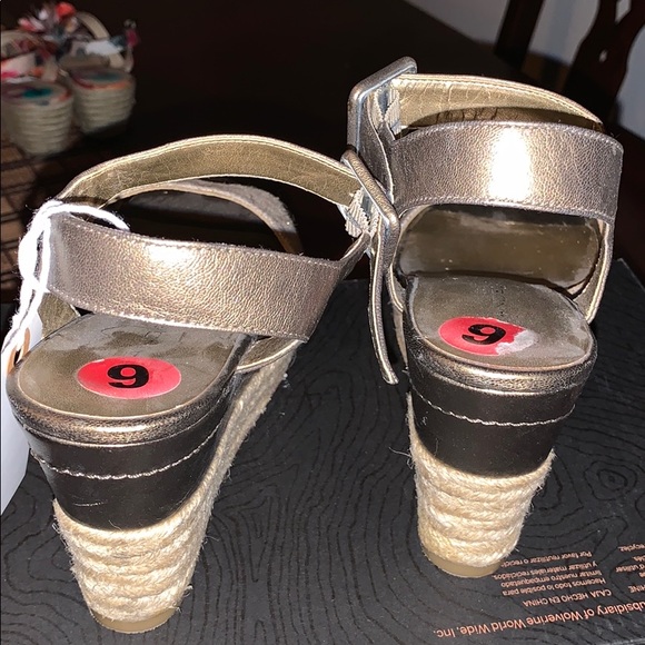 Shoes - Picture 4 of 5